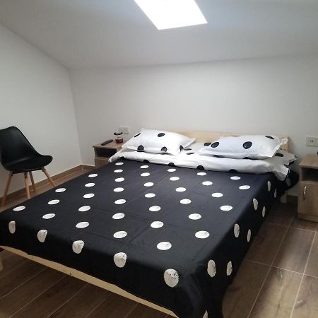 Autentic Adorabil Apartment Albestii Paminteni Esterno foto
