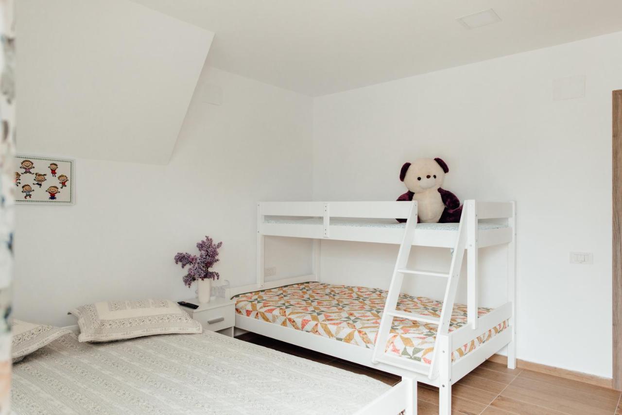 Autentic Adorabil Apartment Albestii Paminteni Esterno foto