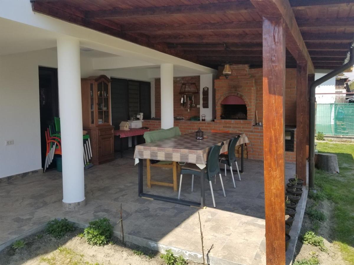 Autentic Adorabil Apartment Albestii Paminteni Esterno foto